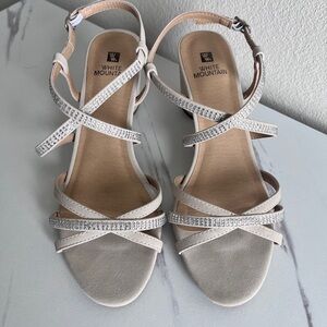 White Mountain Women's Emmot Beige Rhinestone Strappy Sandals Size 8 EUC